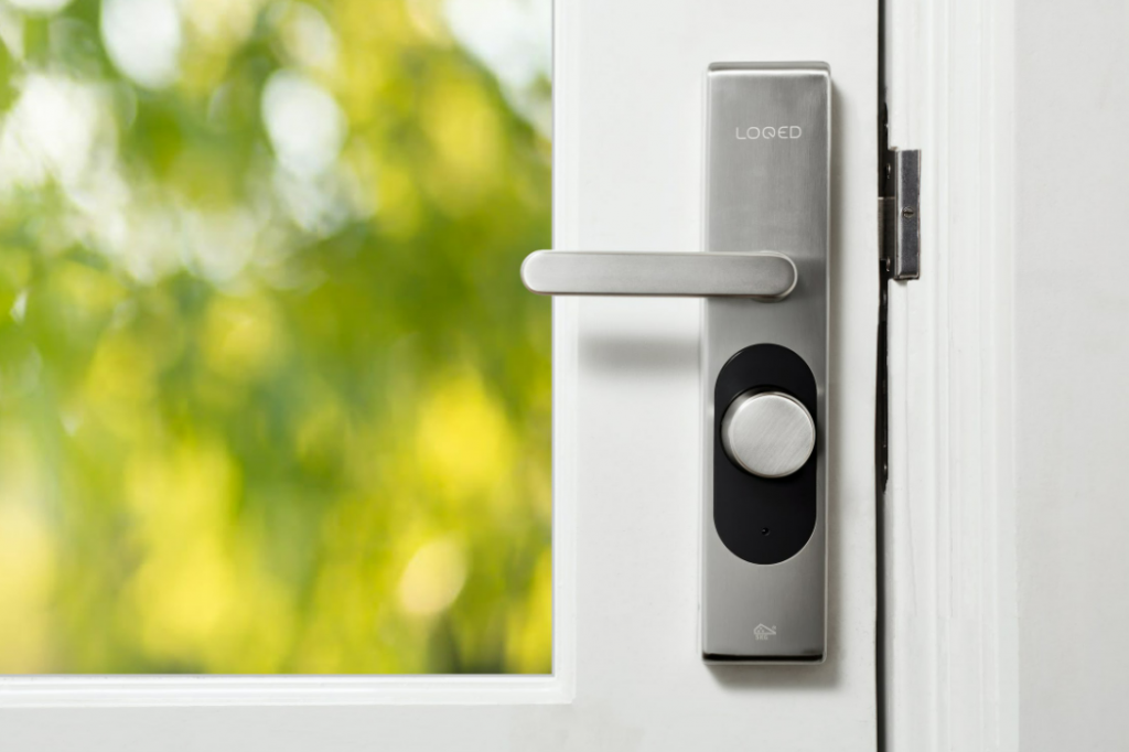 Pros and Cons of Installing Electronic Locks on Your Homes Doors