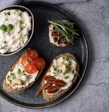 Homemade vegan cream cheese