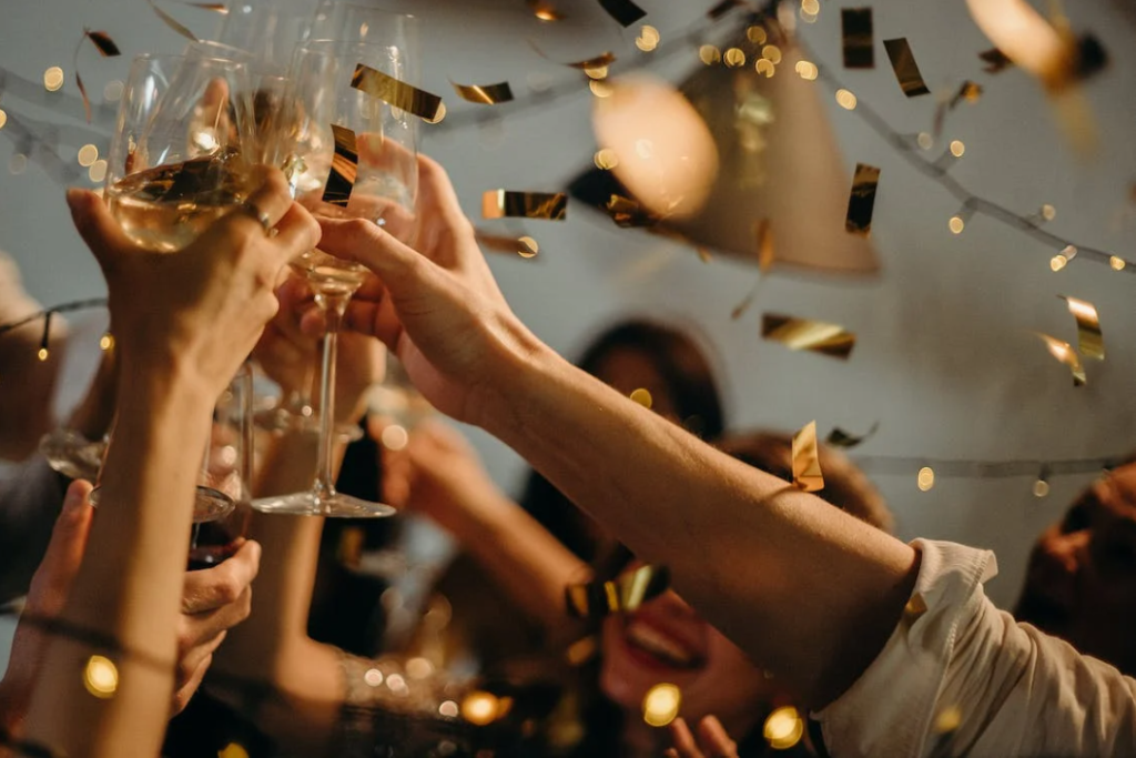 7 Tips for Throwing a Massive Party