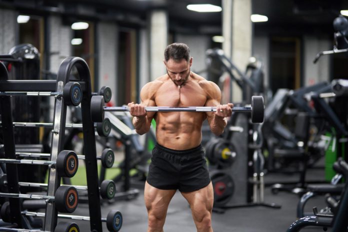 Hyrox vs CrossFit vs Traditional Gym Hyrox vs CrossFit vs Traditional Gym