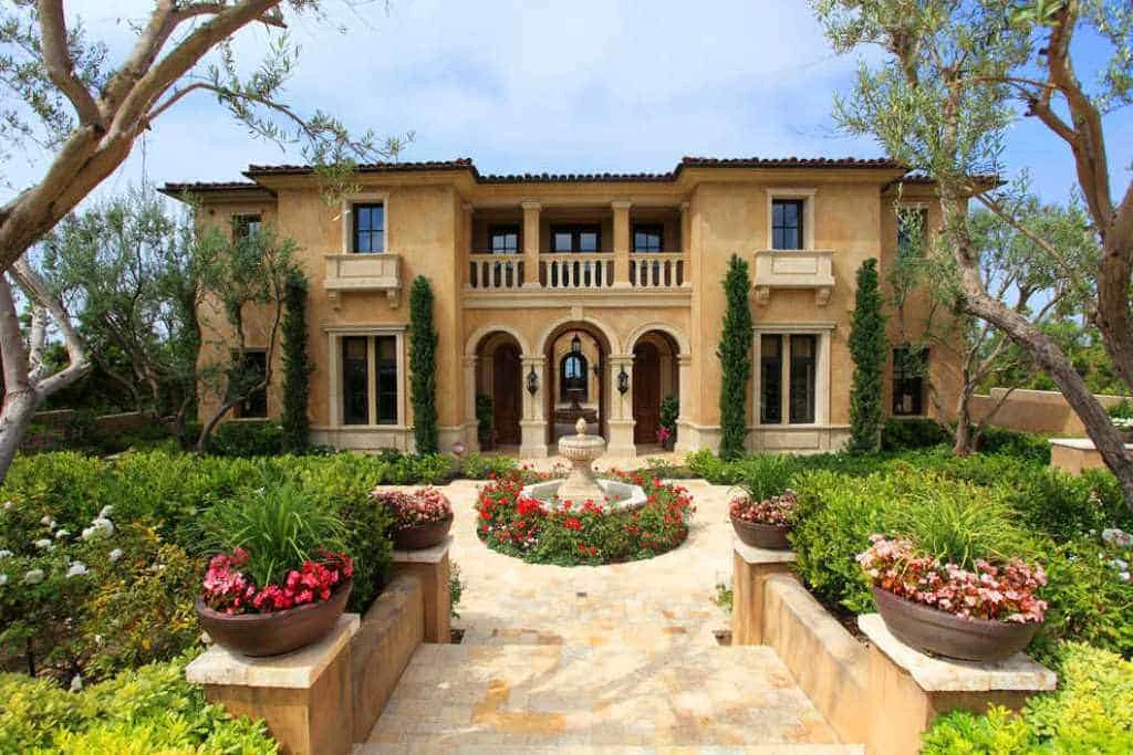  Tips to Create a Mediterranean Garden Escape for Your Home