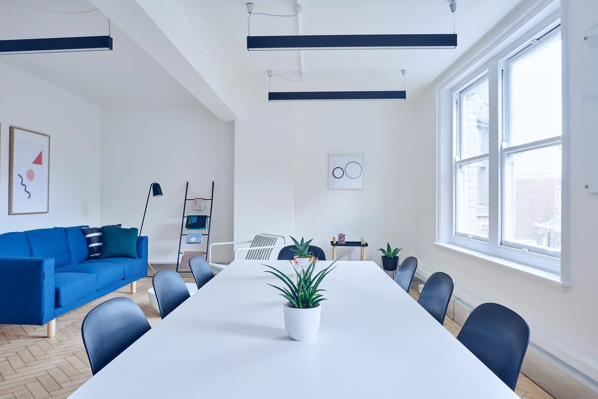  13 Tips To Help Achieve Goals In Your Meeting Room