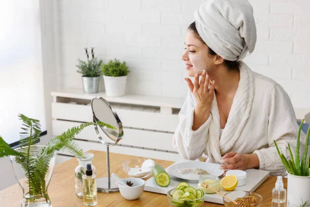  NATURAL SKIN CARE TIPS FOR GLOWING SKIN